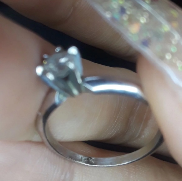 Ring - Picture 3 of 4